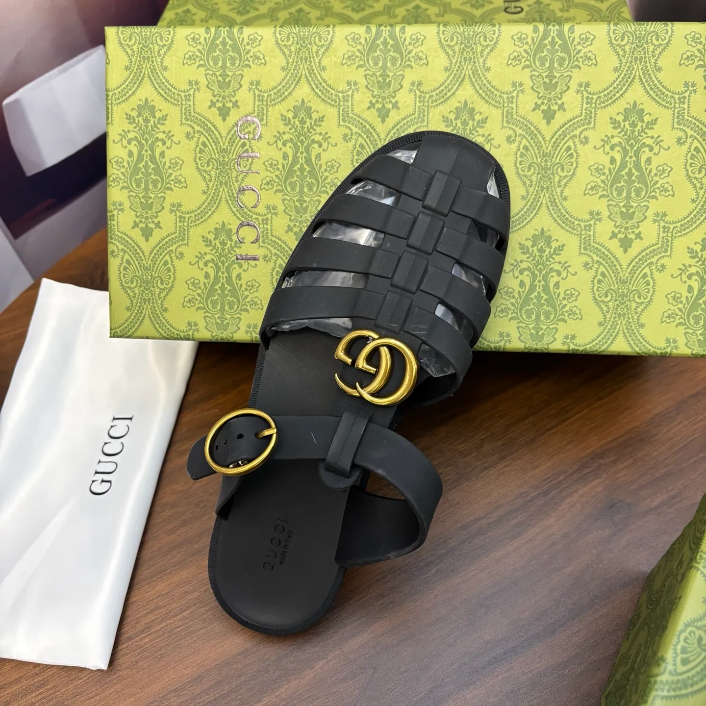 Men's shoes 260💰 [Gucci] Counter quality, top-quality original goods, real photos! Original TPU material, fine workmanship, comfortable; genuine 1:1 replica Size: 38 ~ 46
